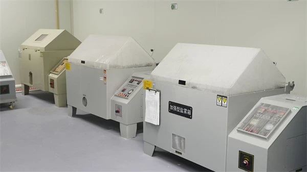 Salt spray chamber